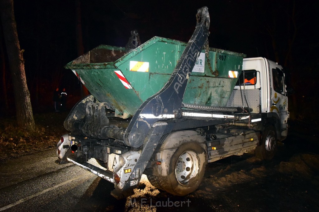 Container LKW umgestuerzt Koeln Brueck Bruecker- Dellbruecker Mauspfad P585.JPG - Miklos Laubert